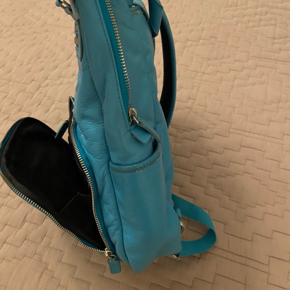 RARE Levenger Leather Turquoise Backpack!! - Picture 3 of 10